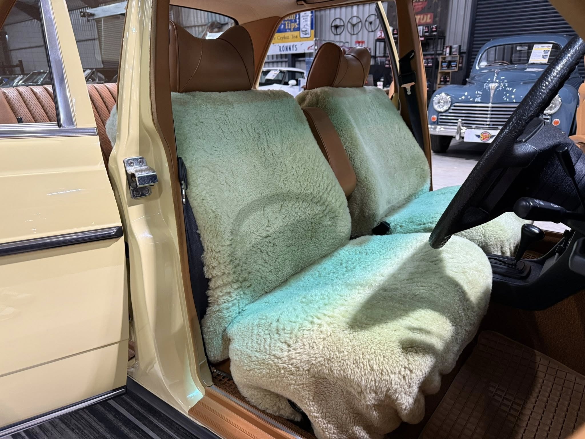 1980 Mercedes-Benz W123 280E