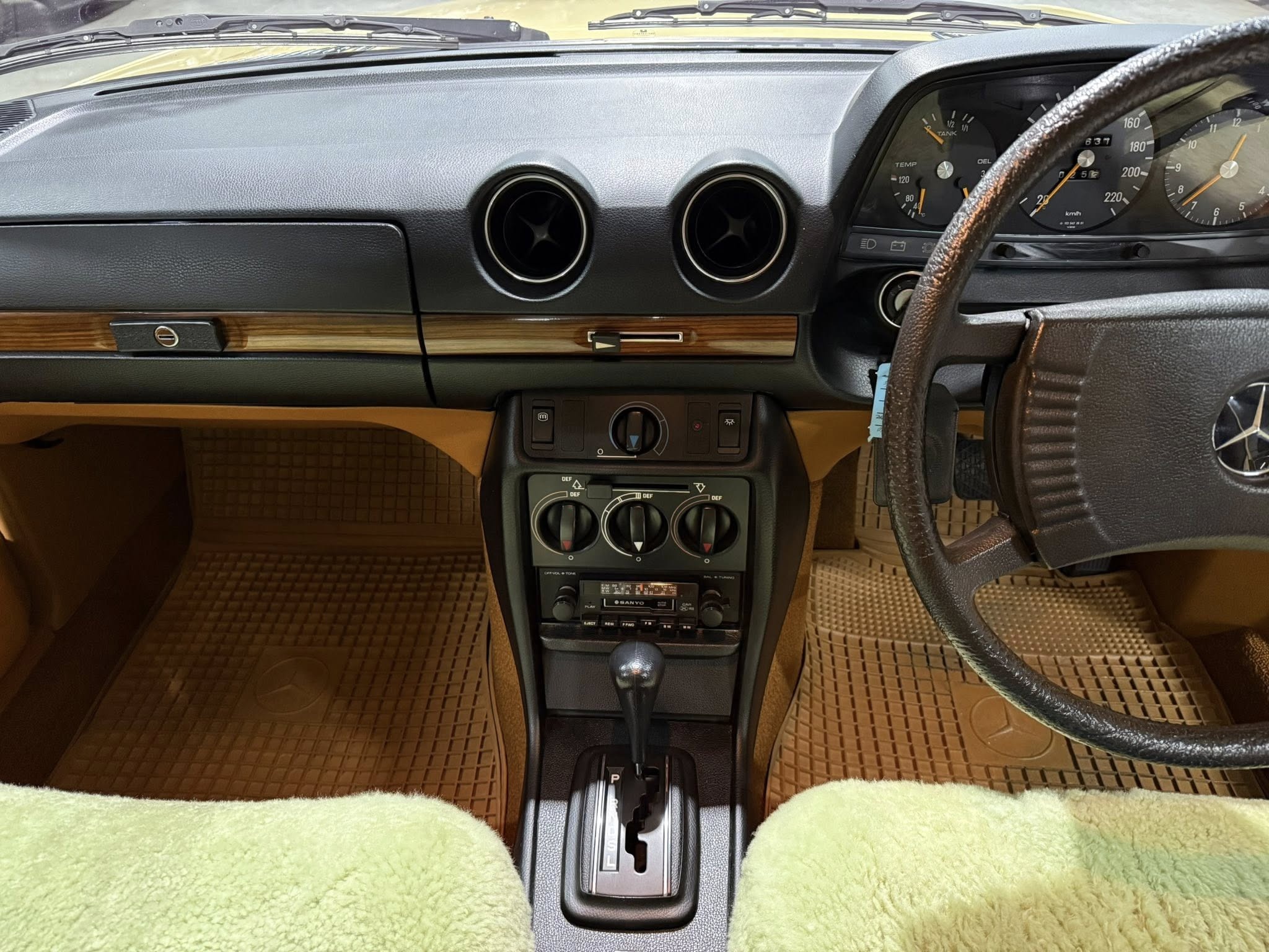 1980 Mercedes-Benz W123 280E