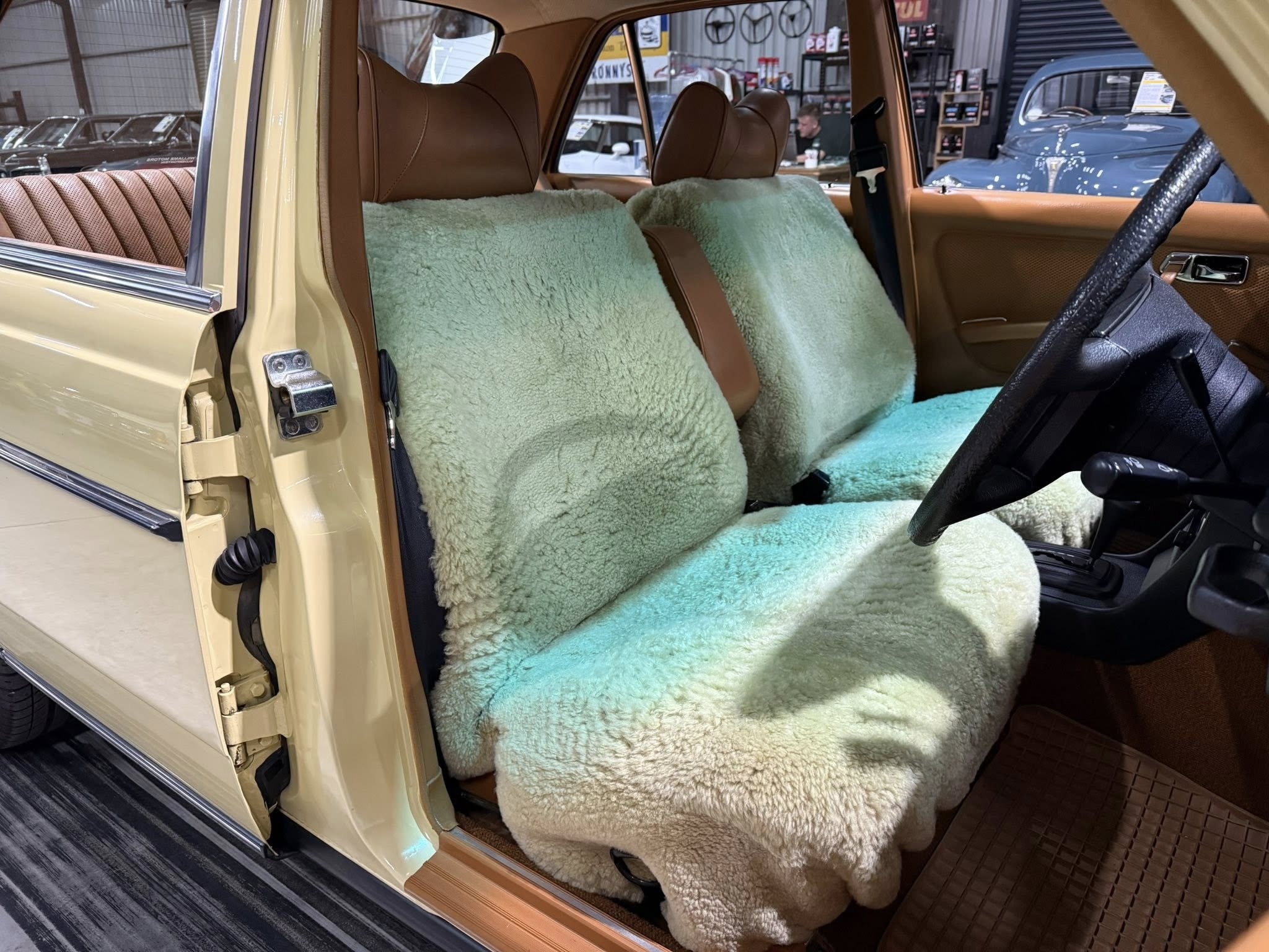 1980 Mercedes-Benz W123 280E