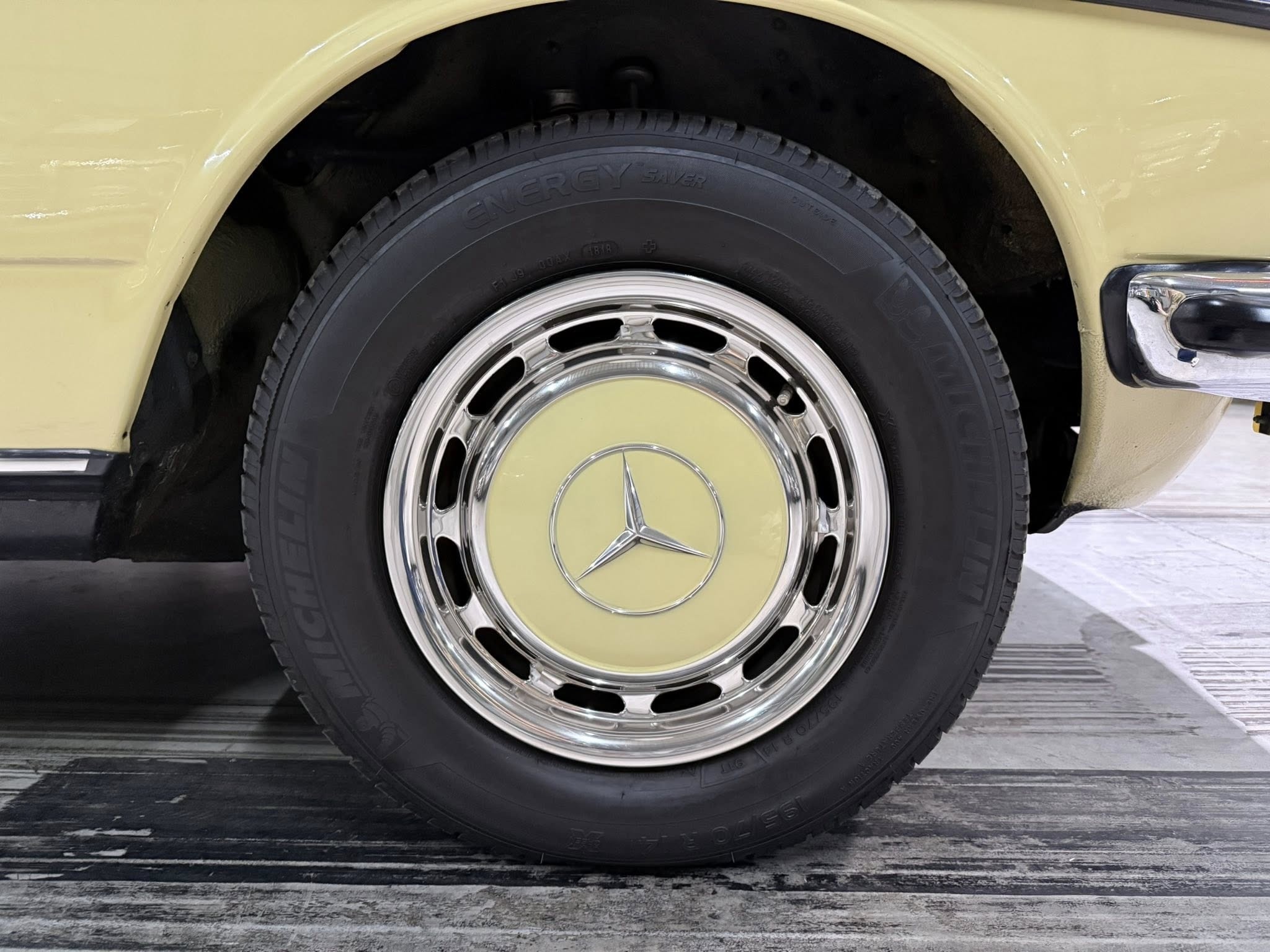 1980 Mercedes-Benz W123 280E