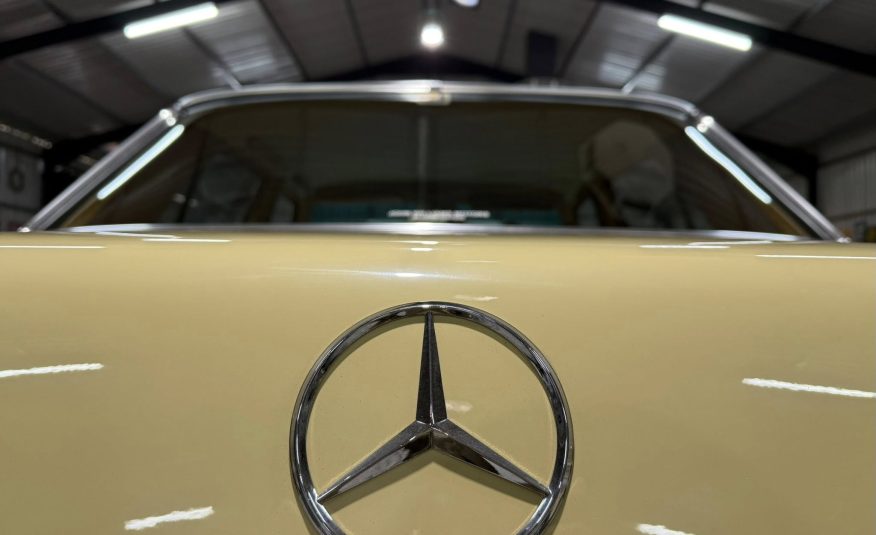 1980 Mercedes-Benz W123 280E