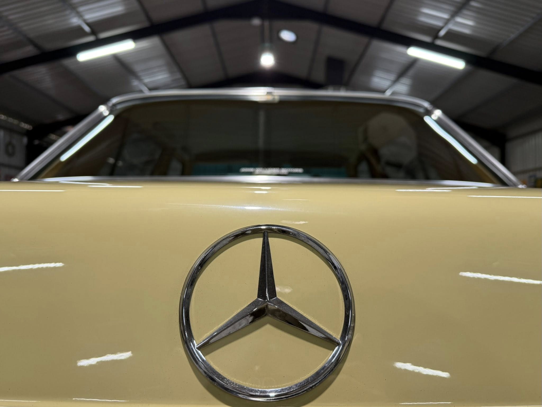 1980 Mercedes-Benz W123 280E