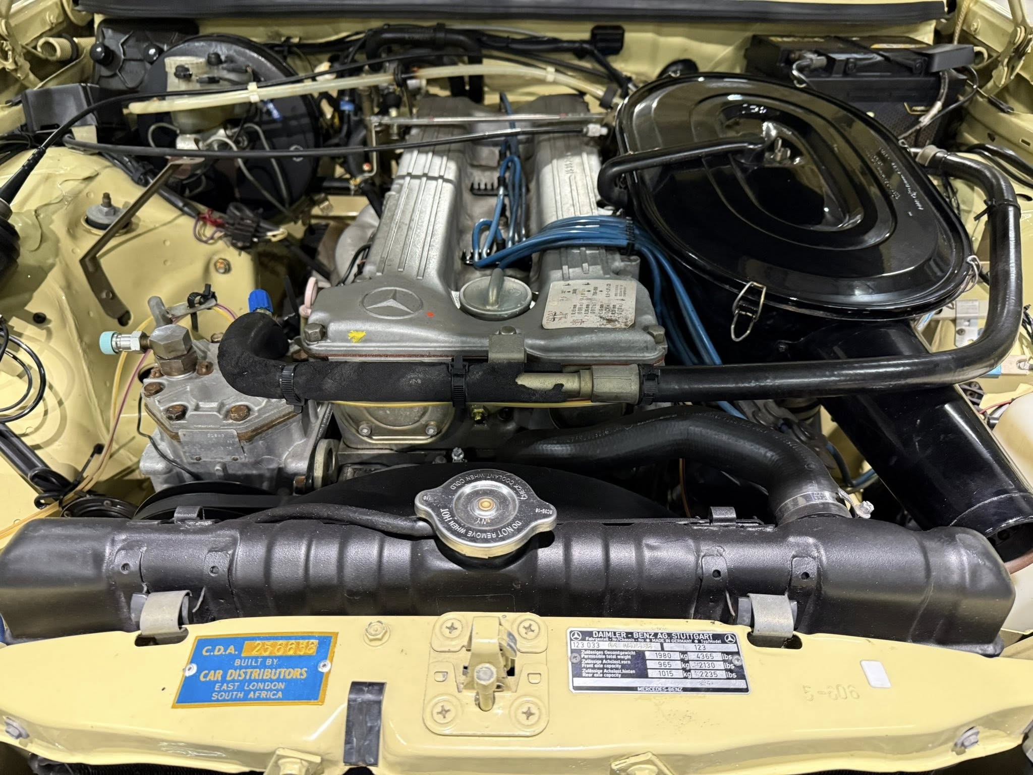 1980 Mercedes-Benz W123 280E