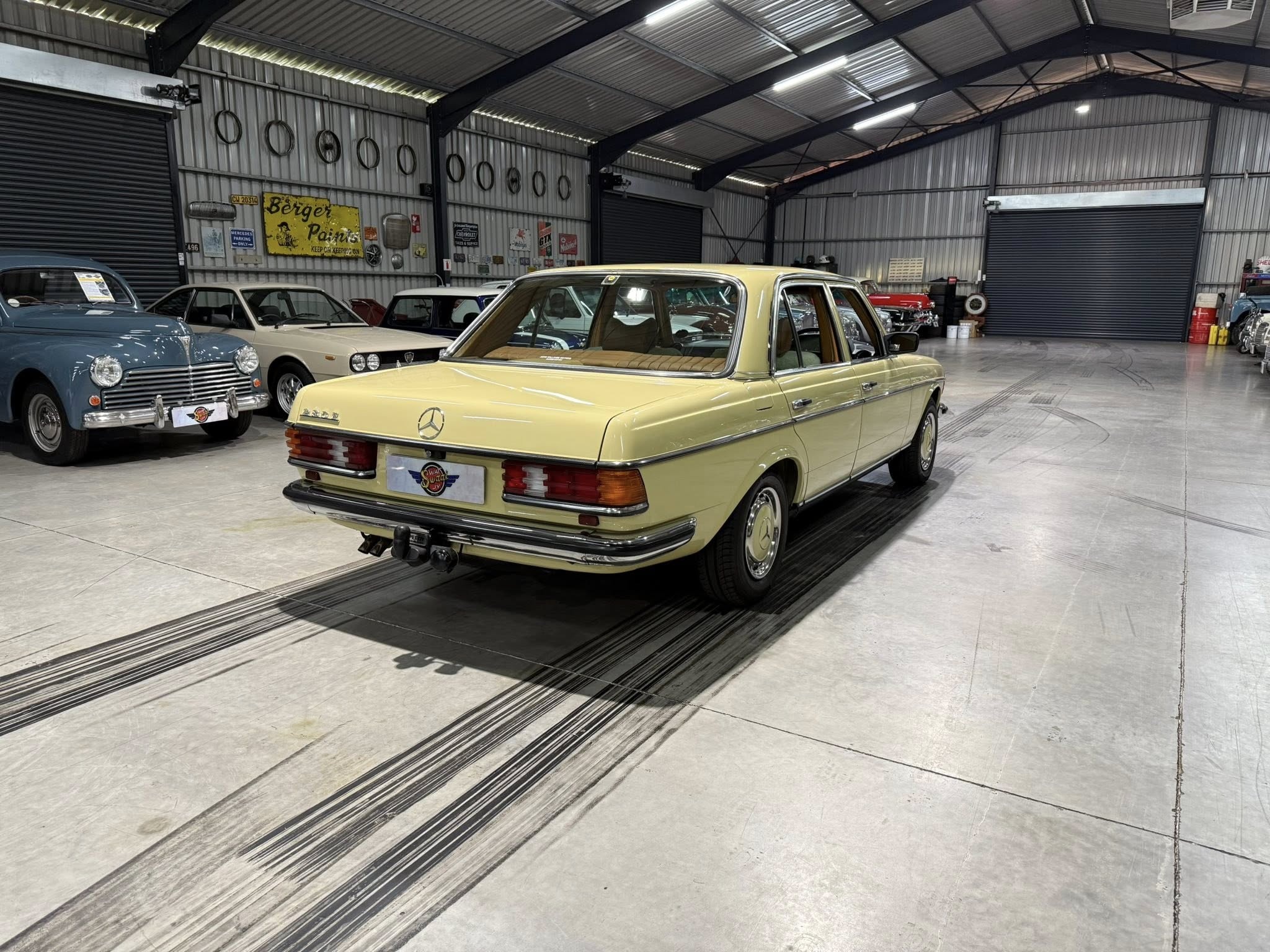 1980 Mercedes-Benz W123 280E