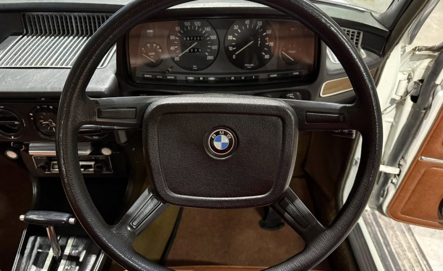 1976 BMW E12 520