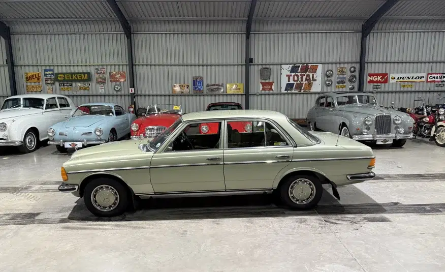 1979 Mercedes-Benz 230 (W123)