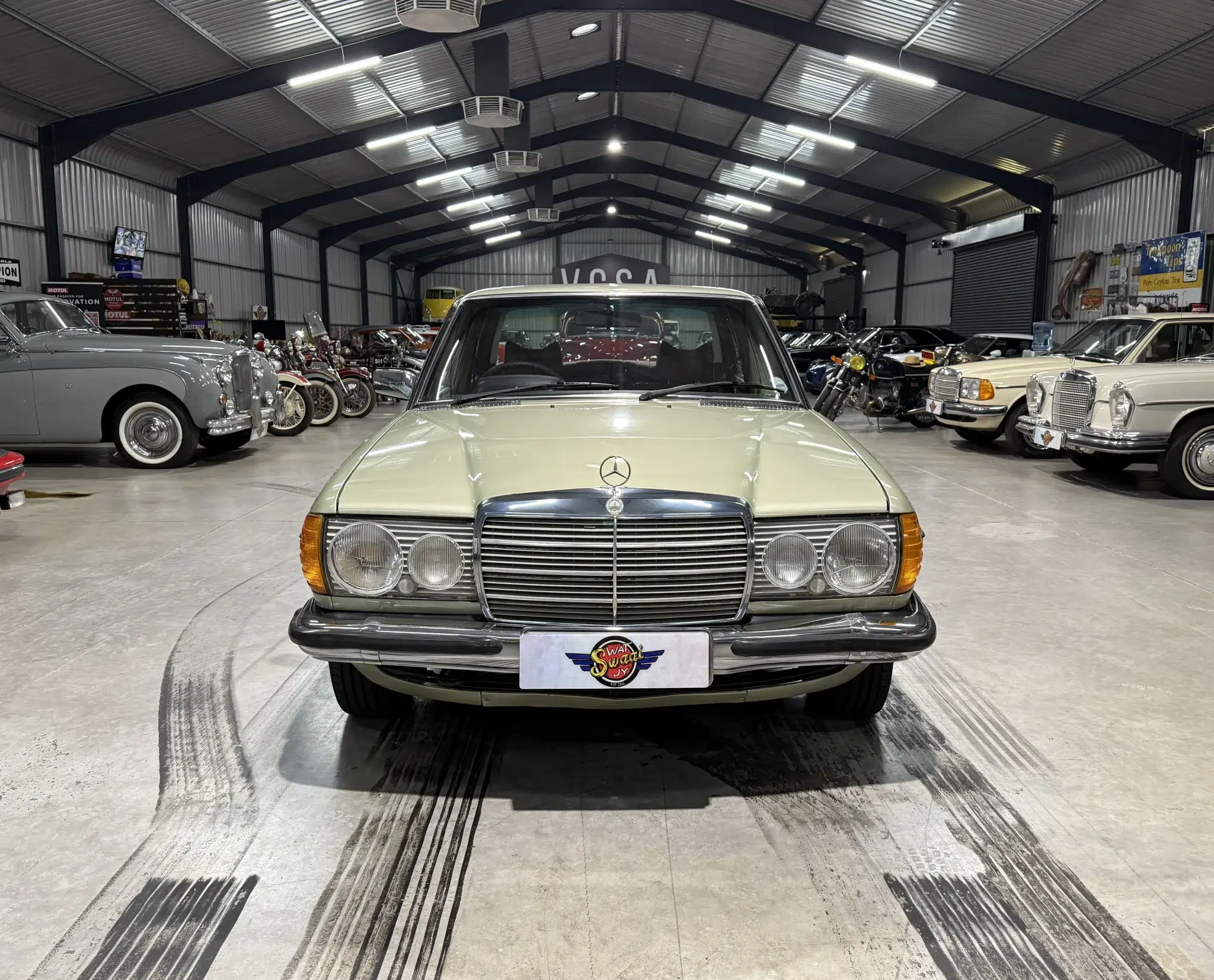 1979 Mercedes-Benz 230 (W123)