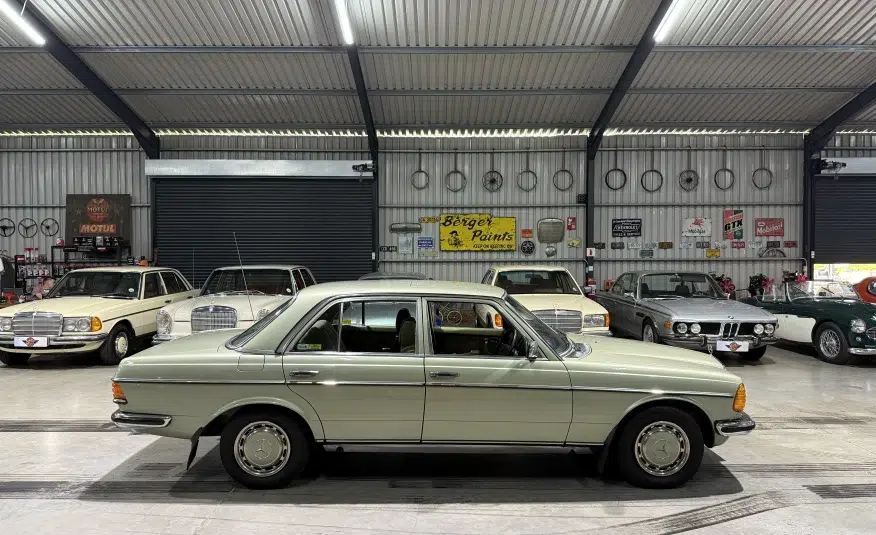 1979 Mercedes-Benz 230 (W123)