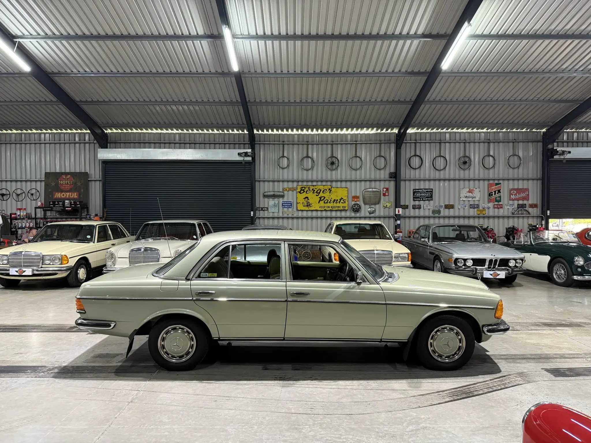 1979 Mercedes-Benz 230 (W123)