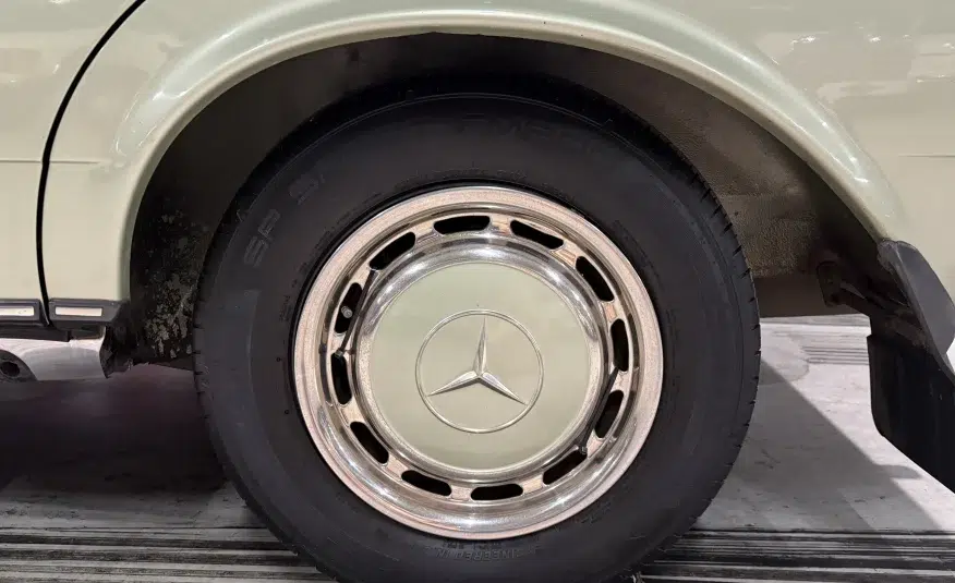 1979 Mercedes-Benz 230 (W123)