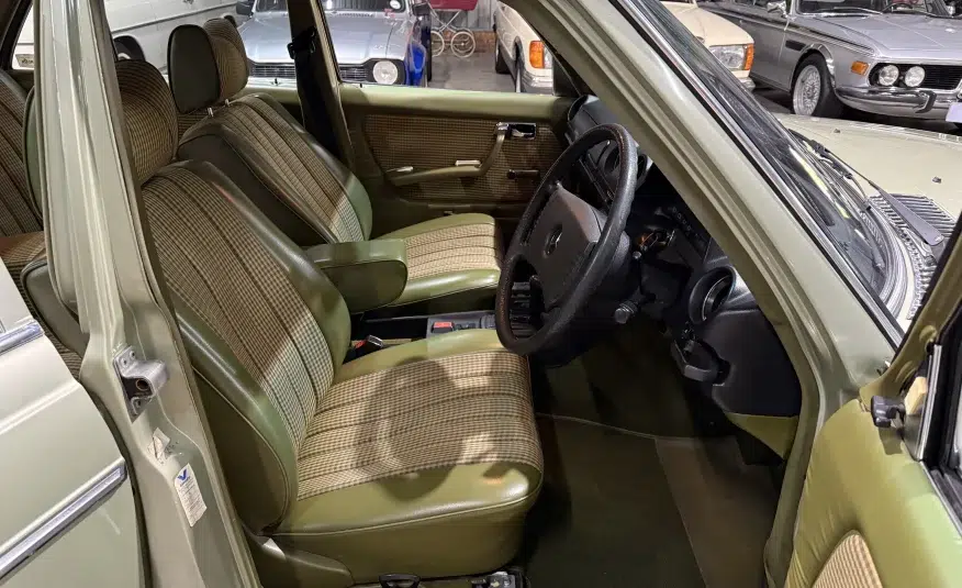 1979 Mercedes-Benz 230 (W123)