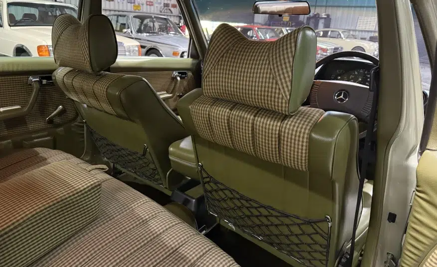 1979 Mercedes-Benz 230 (W123)