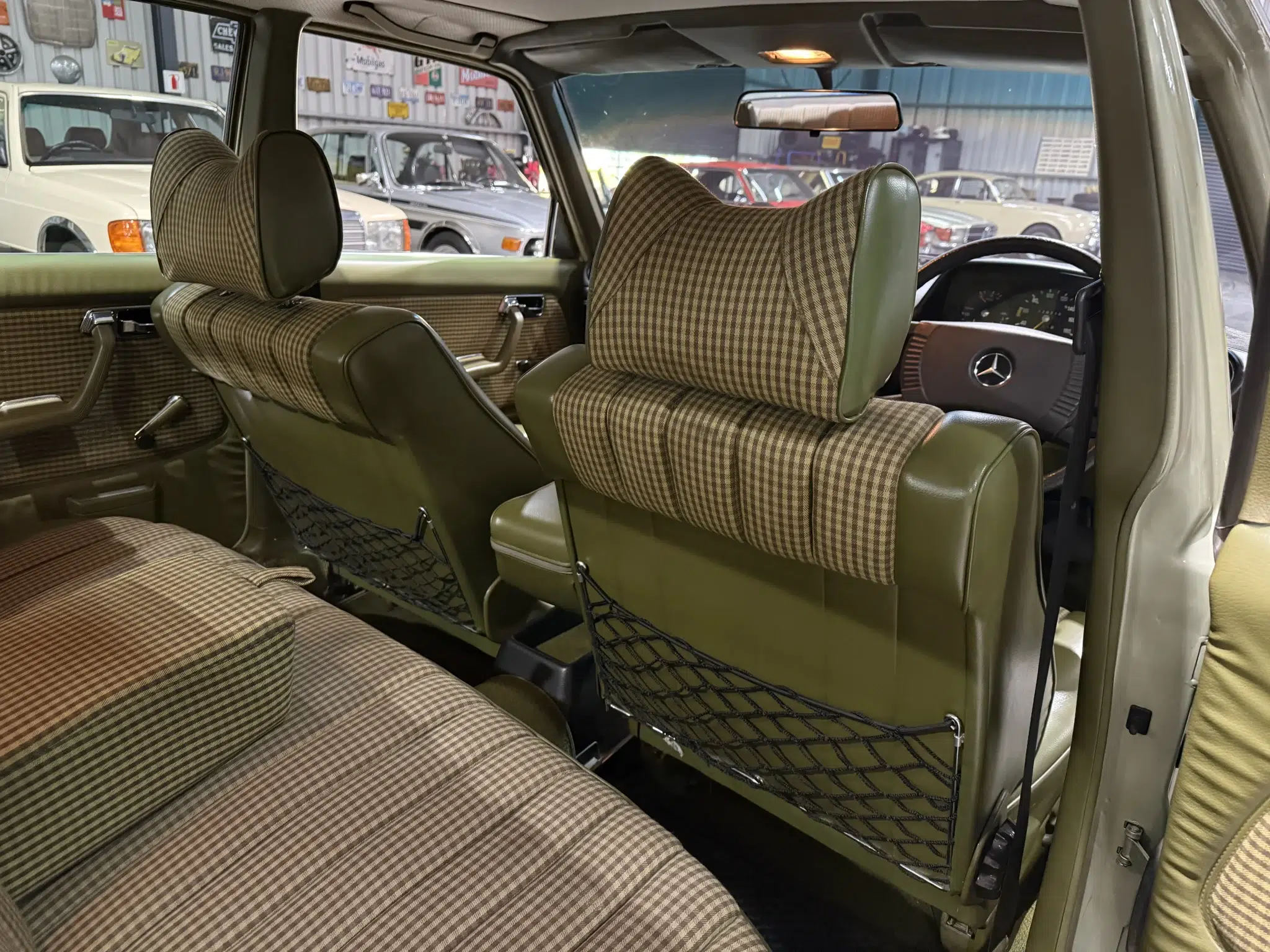 1979 Mercedes-Benz 230 (W123)