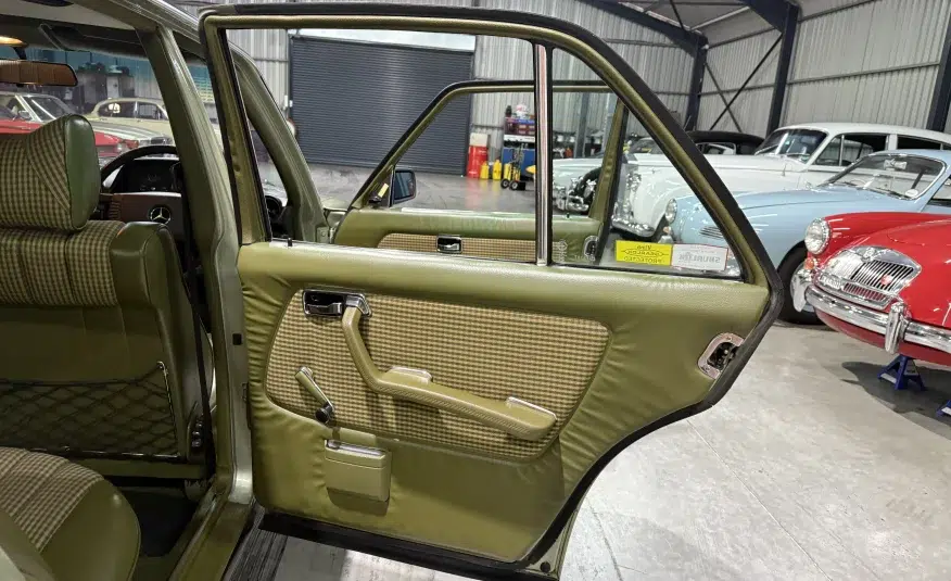 1979 Mercedes-Benz 230 (W123)