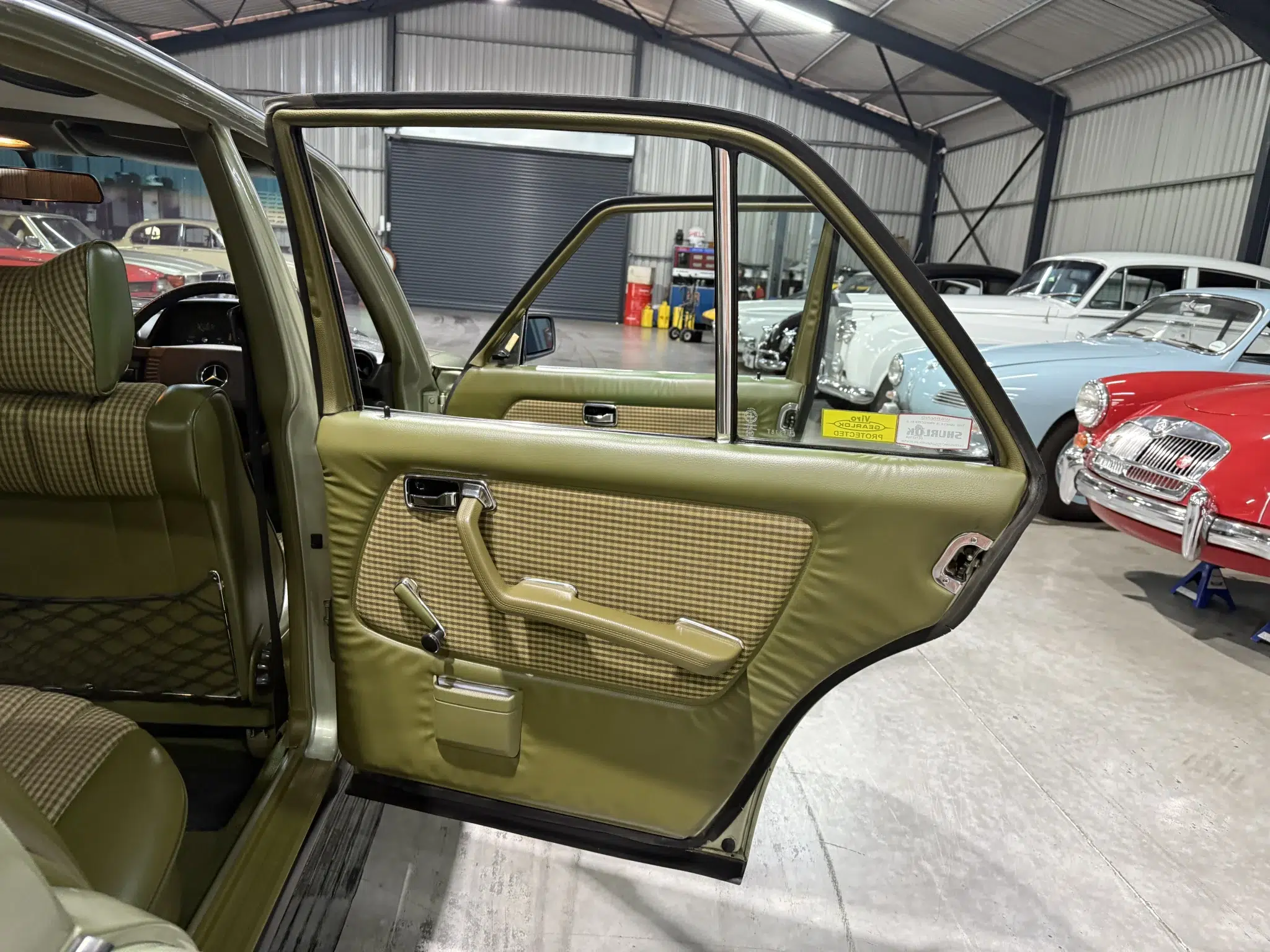 1979 Mercedes-Benz 230 (W123)