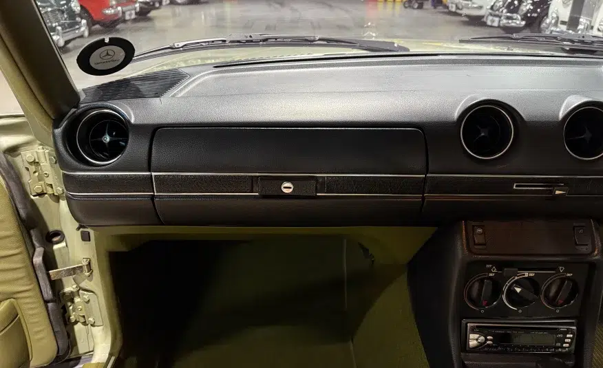 1979 Mercedes-Benz 230 (W123)