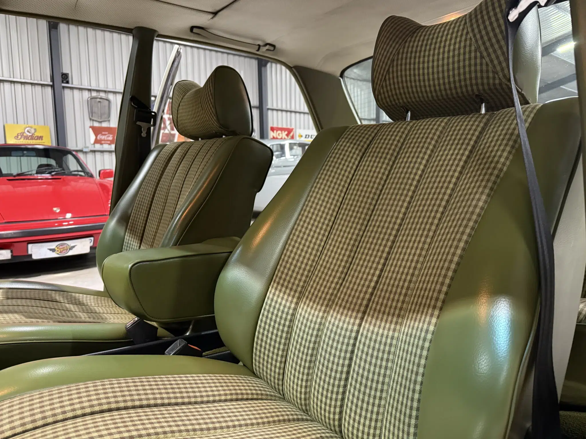 1979 Mercedes-Benz 230 (W123)