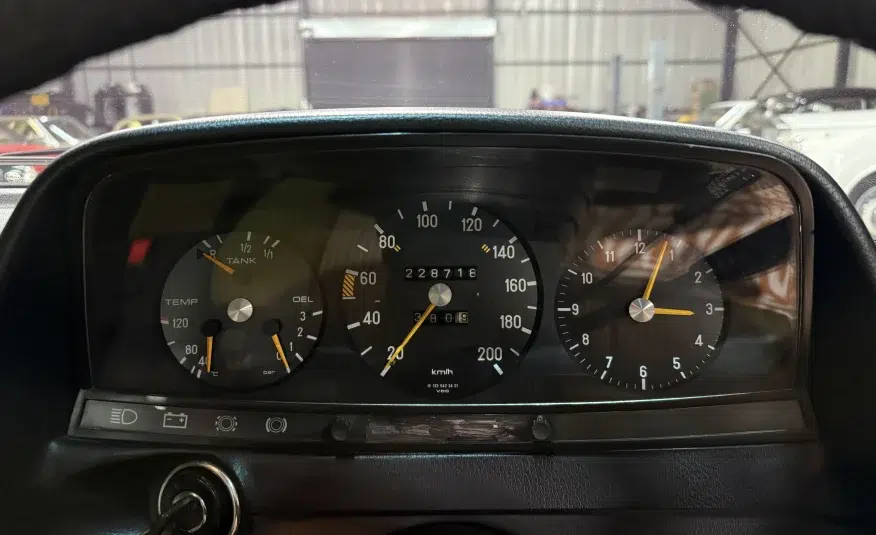 1979 Mercedes-Benz 230 (W123)