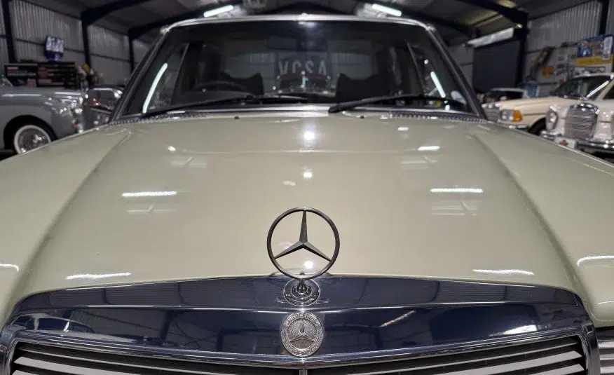 1979 Mercedes-Benz 230 (W123)
