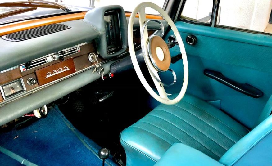1967 Mercedes-Benz 230S Fintail