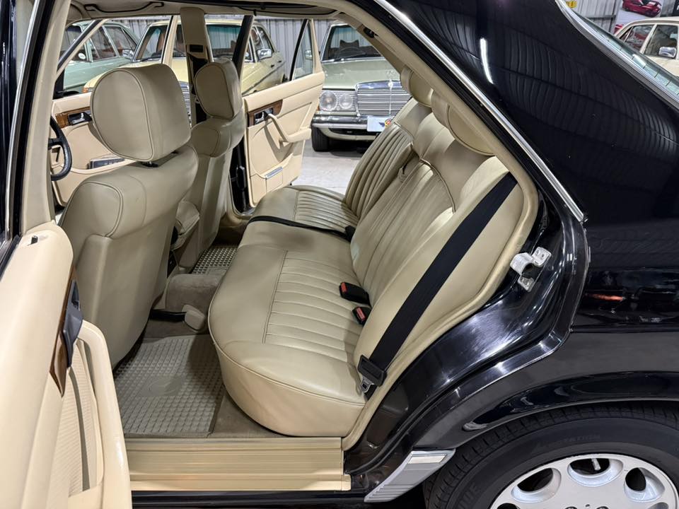 1985 Mercedes-Benz W126 380SE