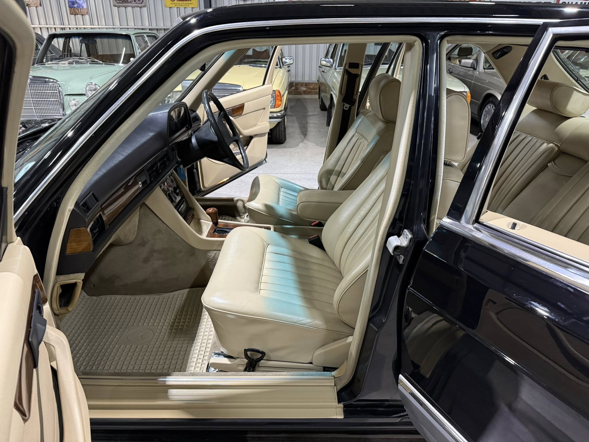 1985 Mercedes-Benz W126 380SE
