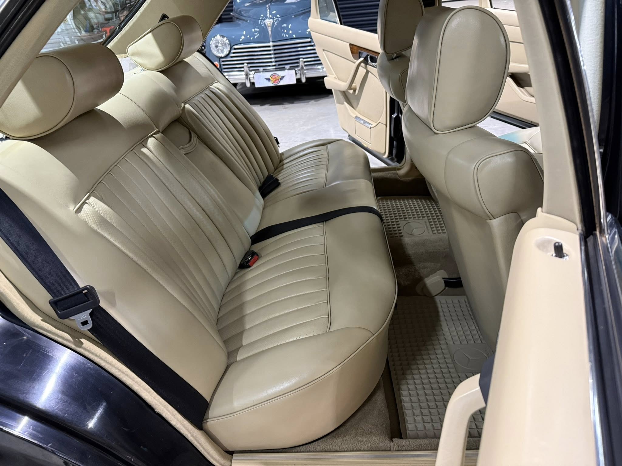 1985 Mercedes-Benz W126 380SE