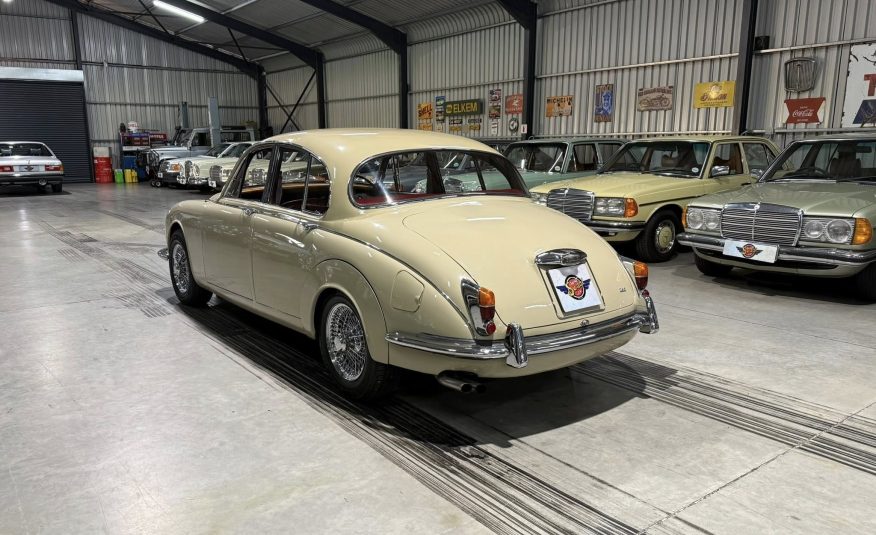 1966 Jaguar MK2 2.4 Manual