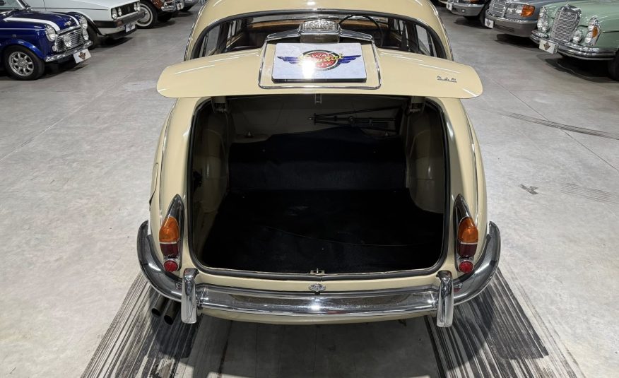 1966 Jaguar MK2 2.4 Manual