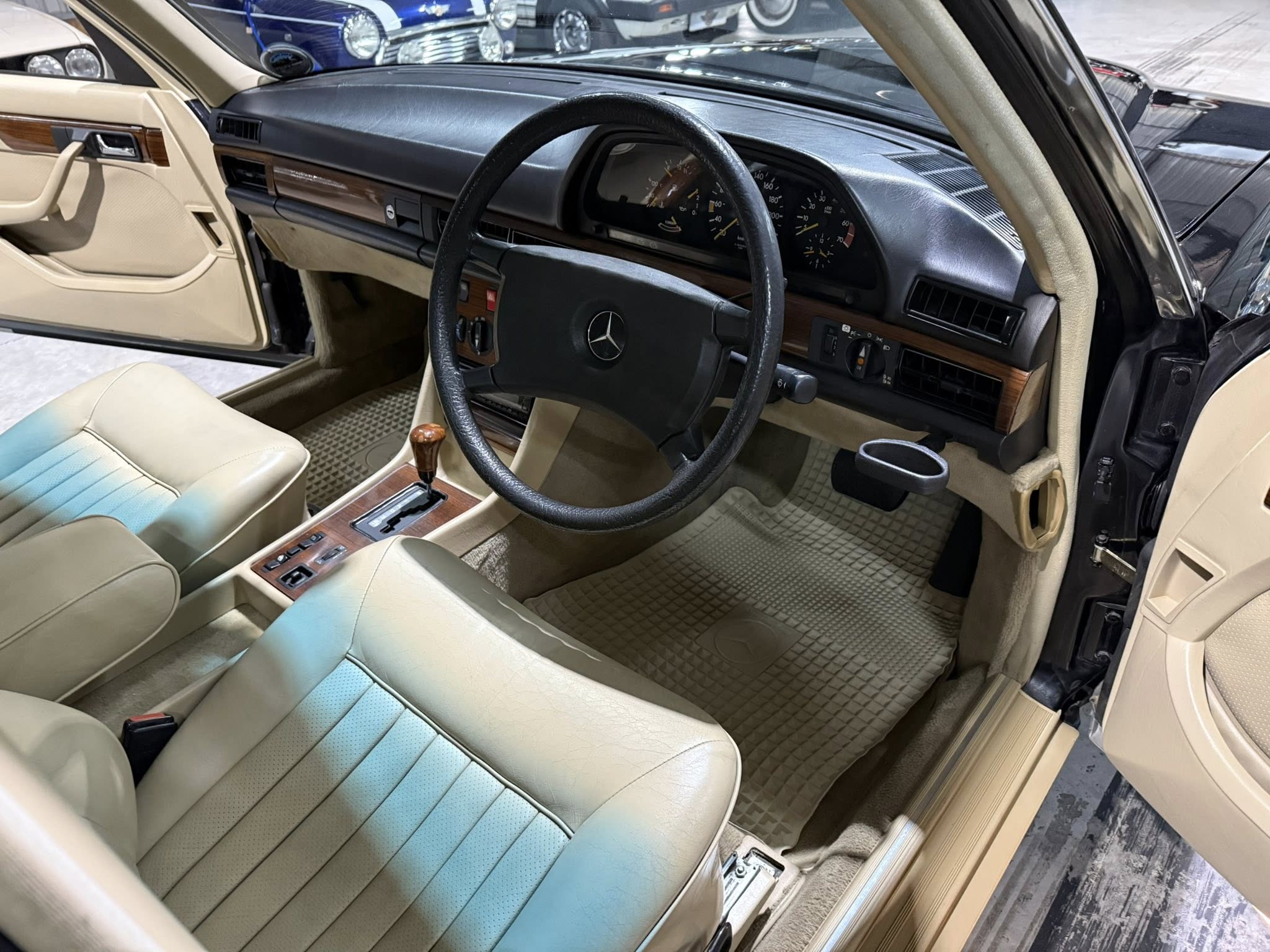 1985 Mercedes-Benz W126 380SE