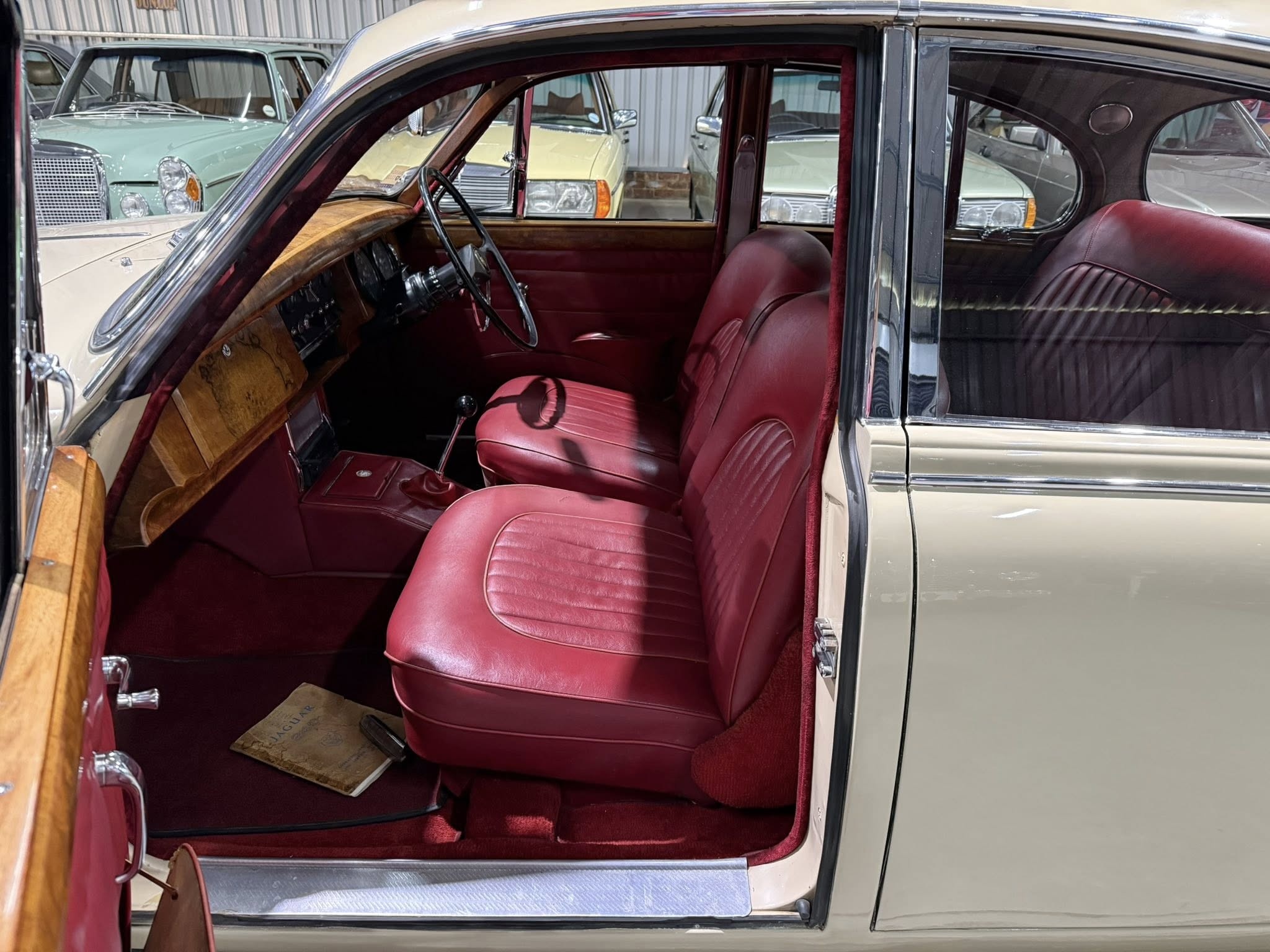 1966 Jaguar MK2 2.4 Manual