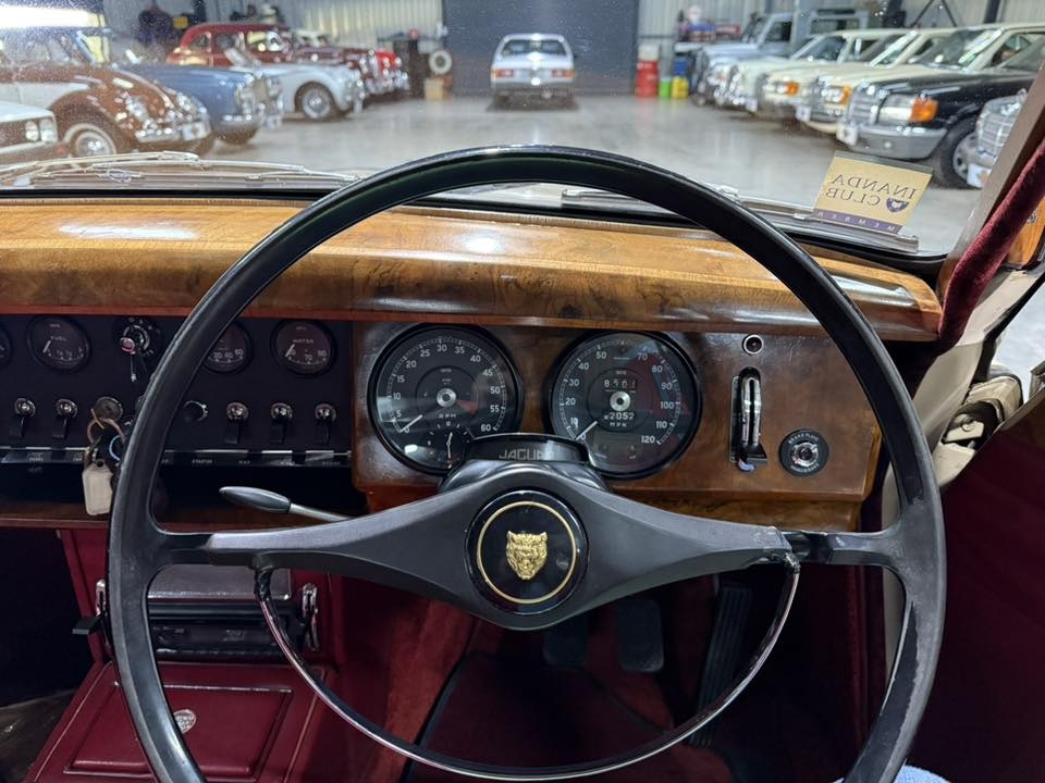 1966 Jaguar MK2 2.4 Manual