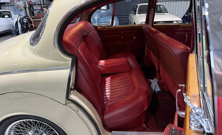 1966 Jaguar MK2 2.4 Manual