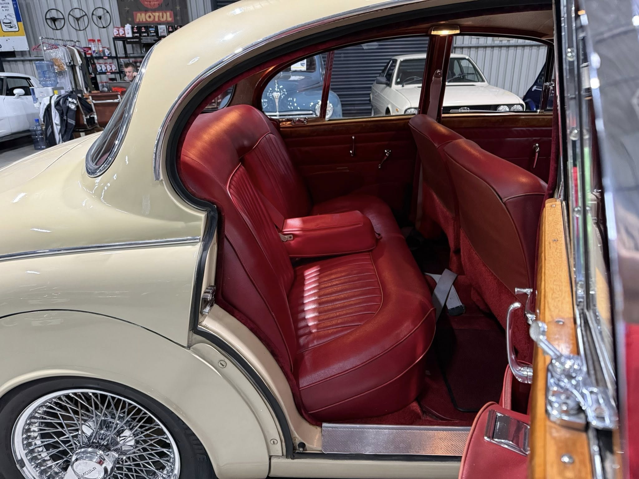 1966 Jaguar MK2 2.4 Manual
