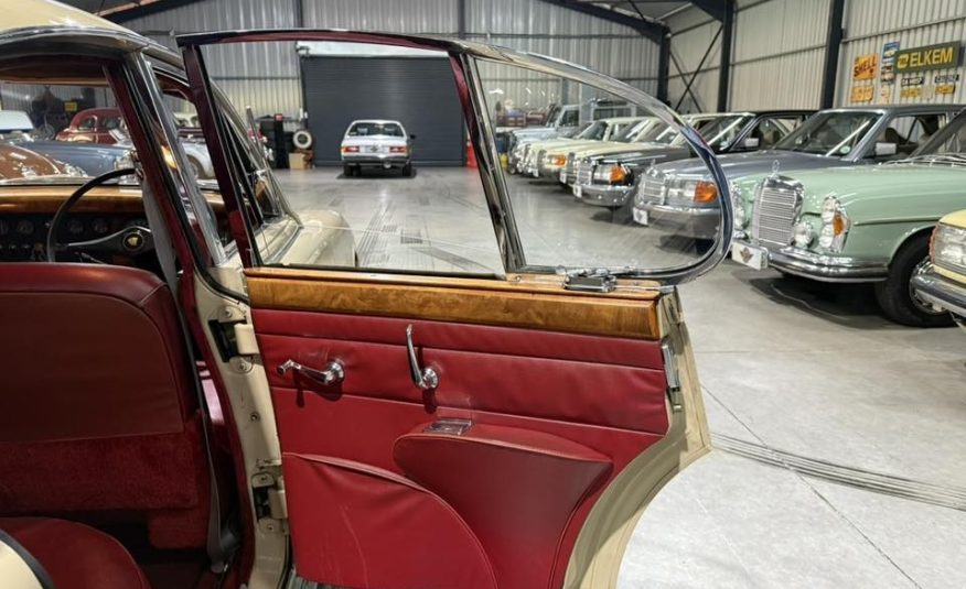 1966 Jaguar MK2 2.4 Manual
