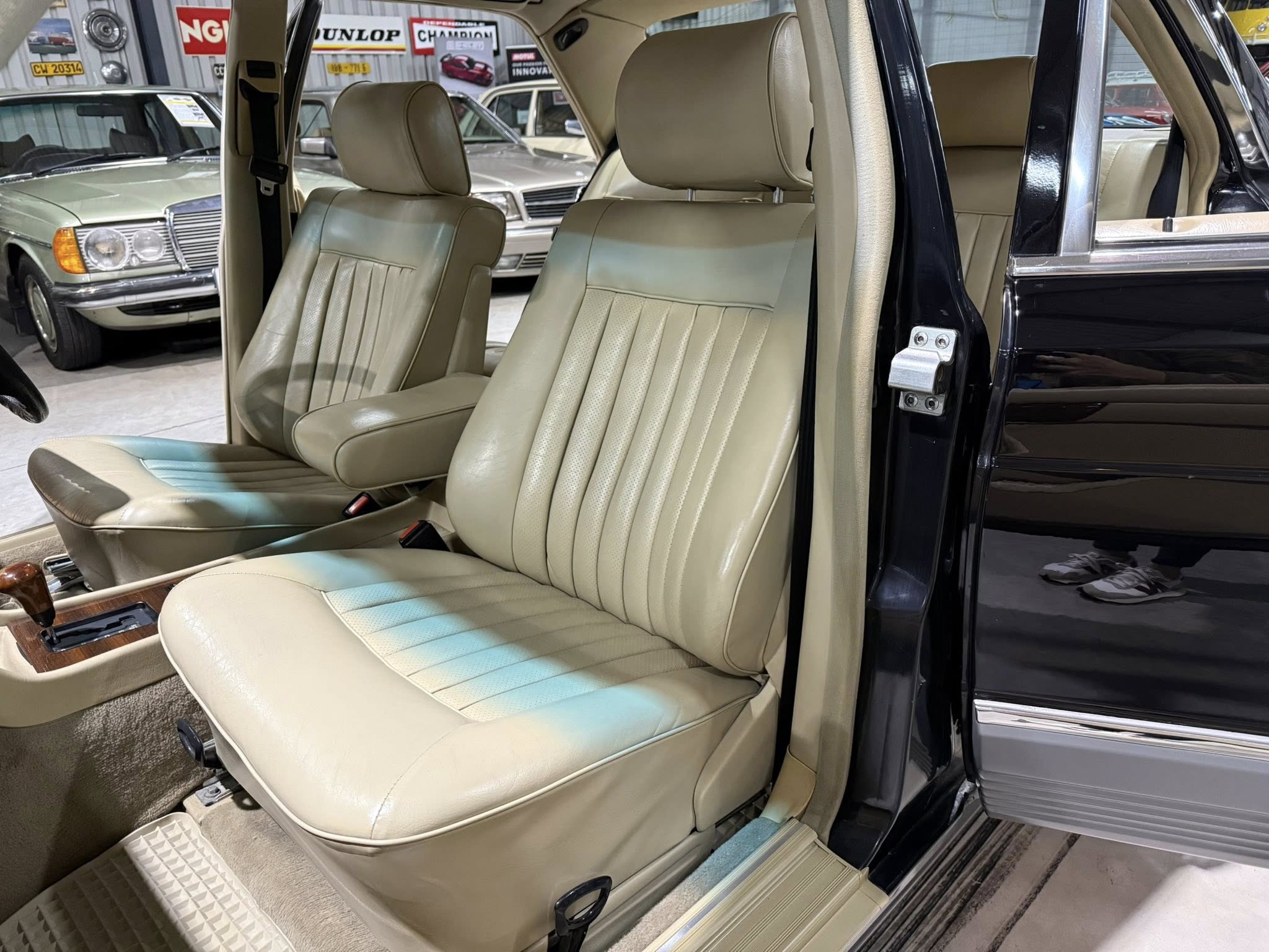 1985 Mercedes-Benz W126 380SE