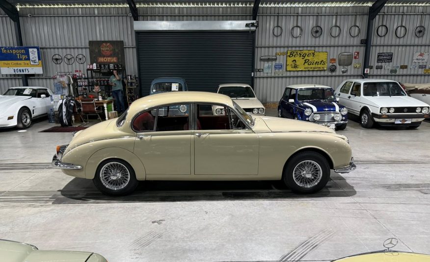 1966 Jaguar MK2 2.4 Manual