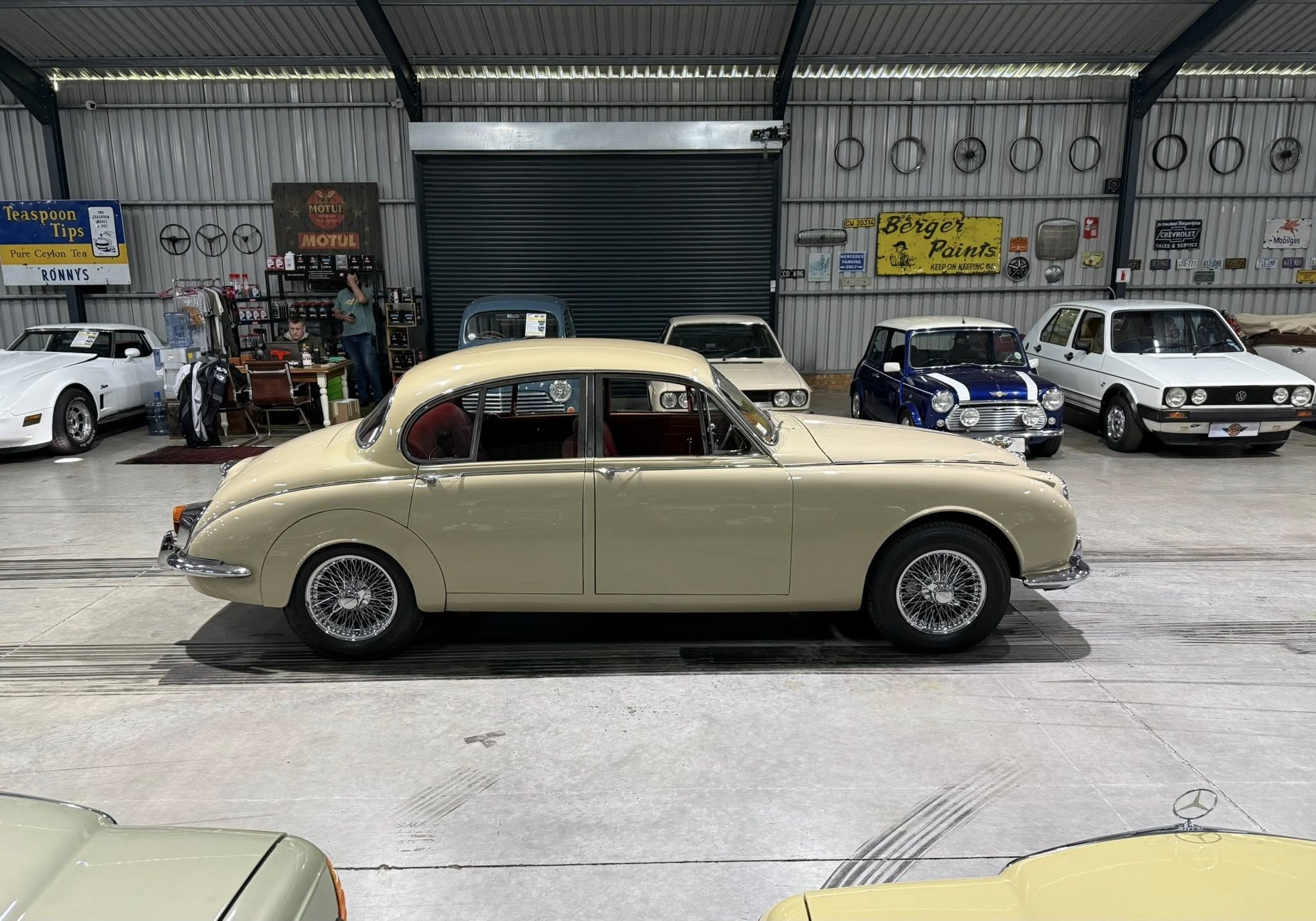 1966 Jaguar MK2 2.4 Manual