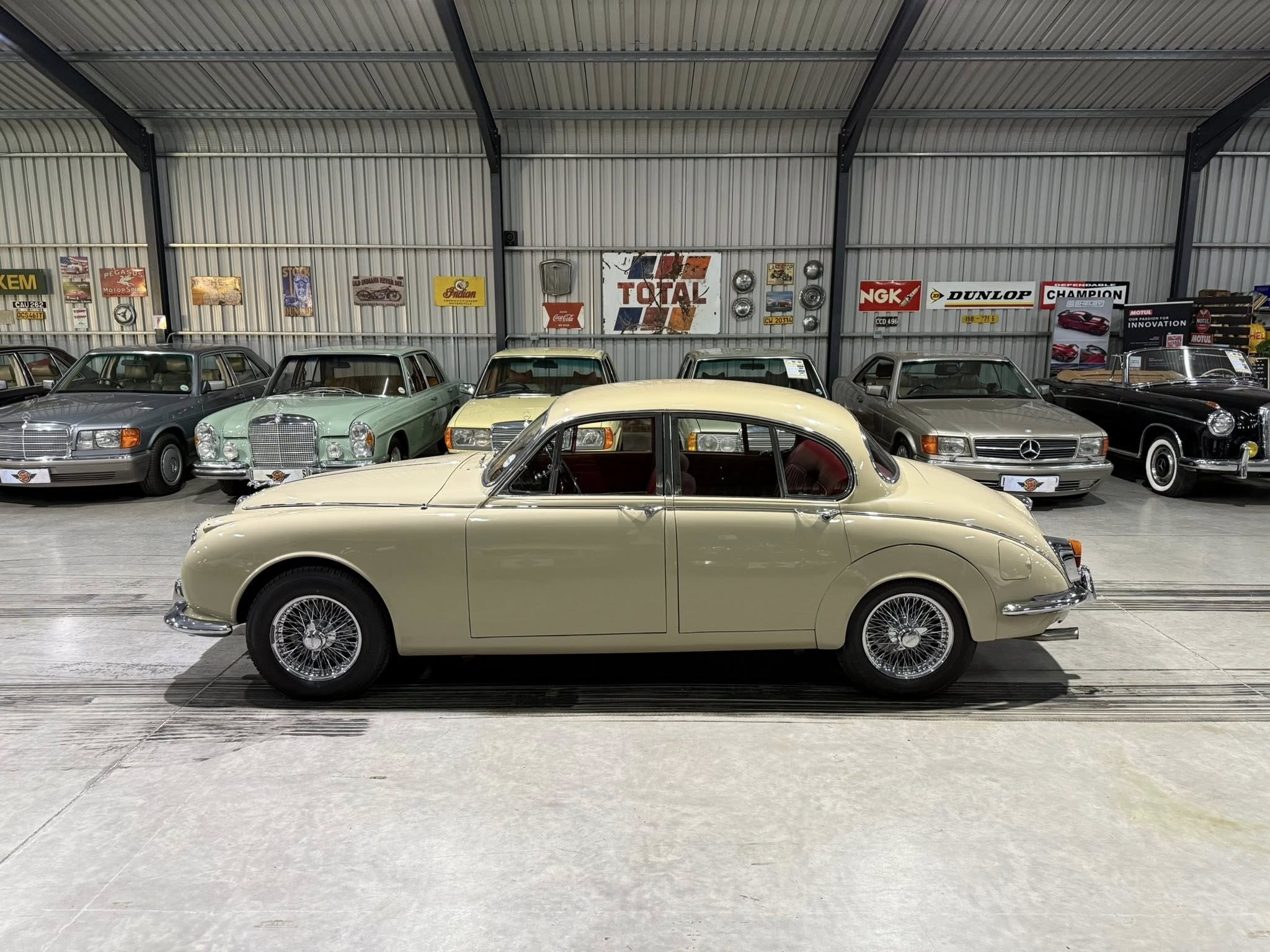 1966 Jaguar MK2 2.4 Manual