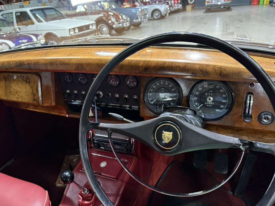 1966 Jaguar MK2 2.4 Manual