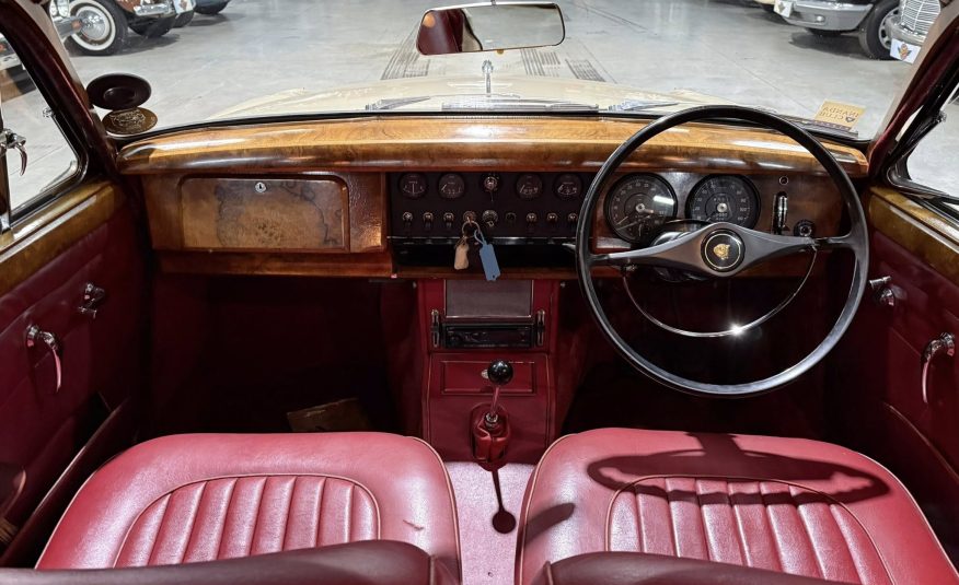 1966 Jaguar MK2 2.4 Manual