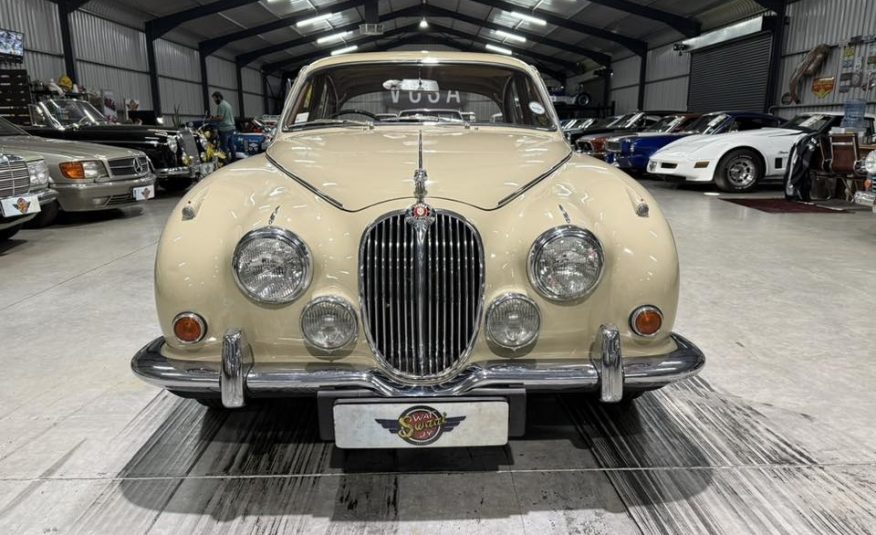 1966 Jaguar MK2 2.4 Manual