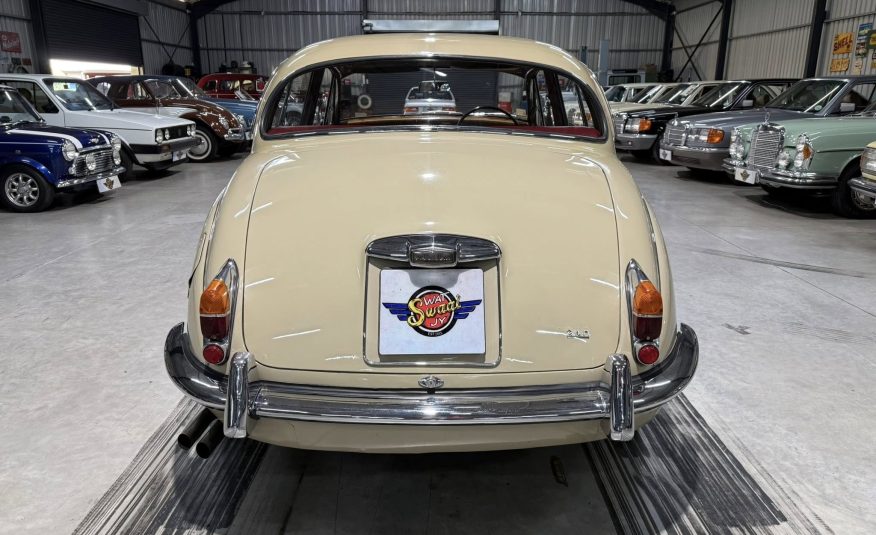 1966 Jaguar MK2 2.4 Manual