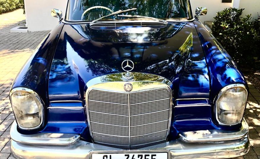 1967 Mercedes-Benz 230S Fintail