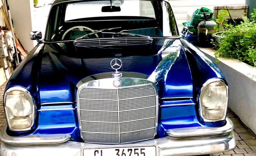 1967 Mercedes-Benz 230S Fintail
