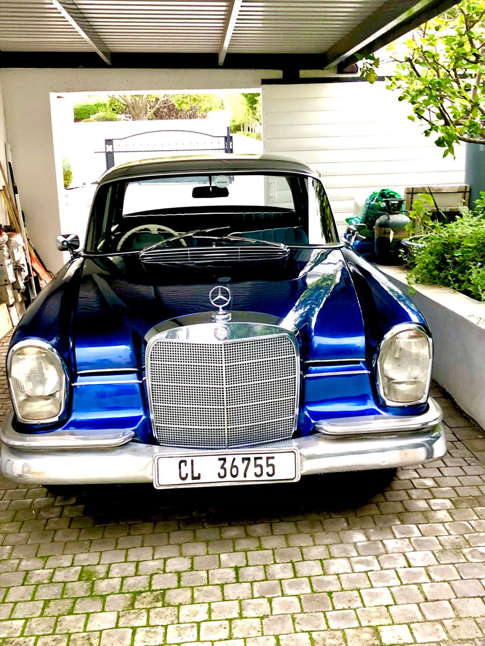 1967 Mercedes-Benz 230S Fintail