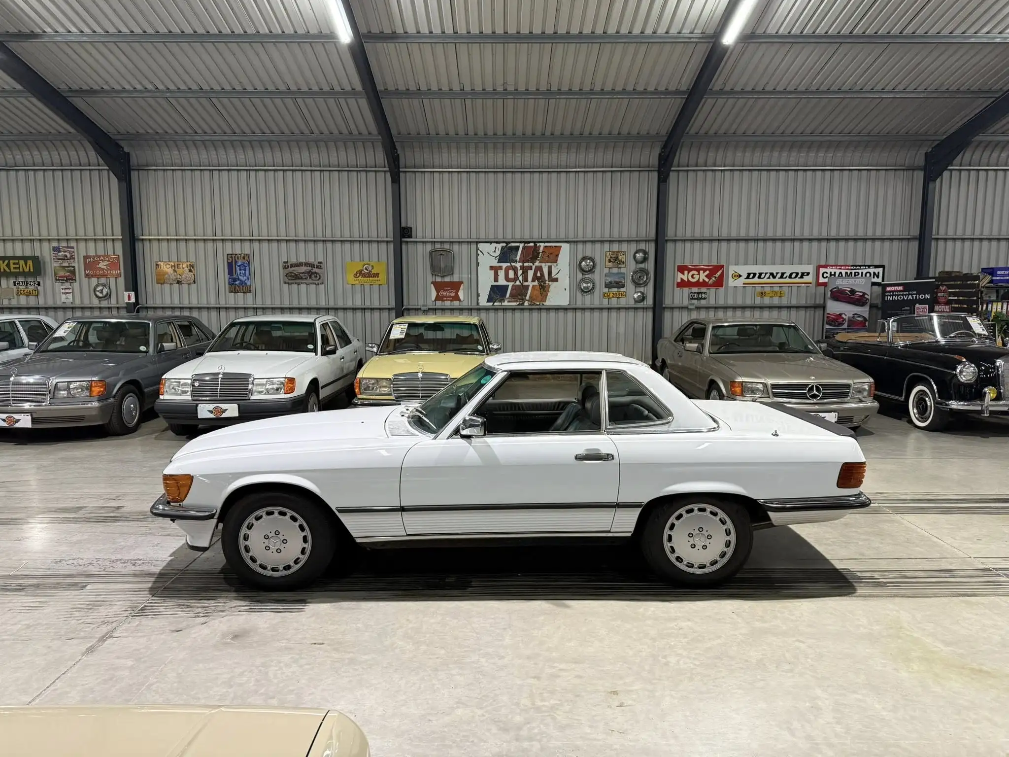 1989 Mercedes-Benz R107 500SL – Late Model Facelift
