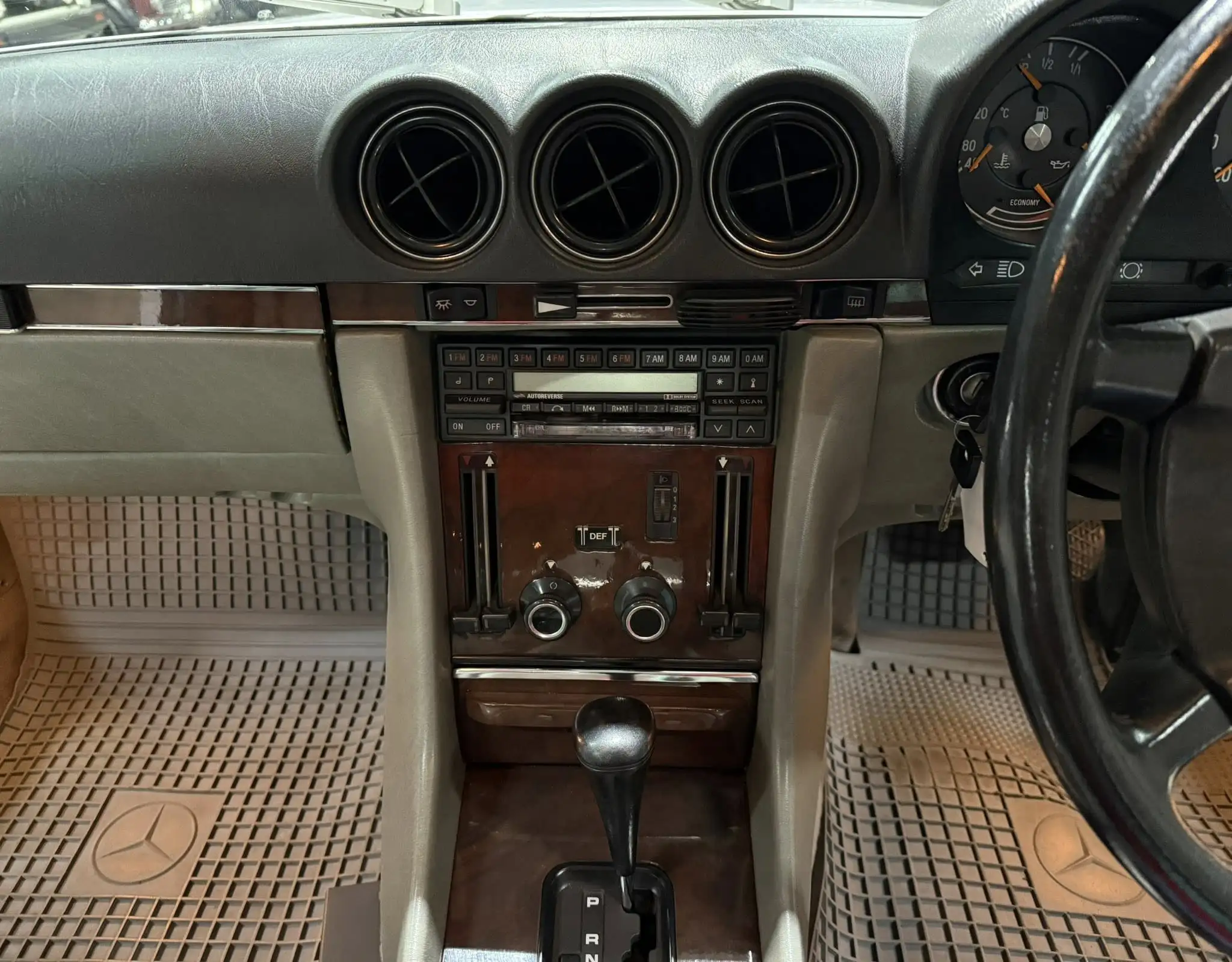 1989 Mercedes-Benz R107 500SL – Late Model Facelift