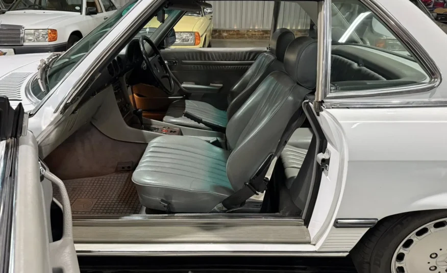 1989 Mercedes-Benz R107 500SL – Late Model Facelift