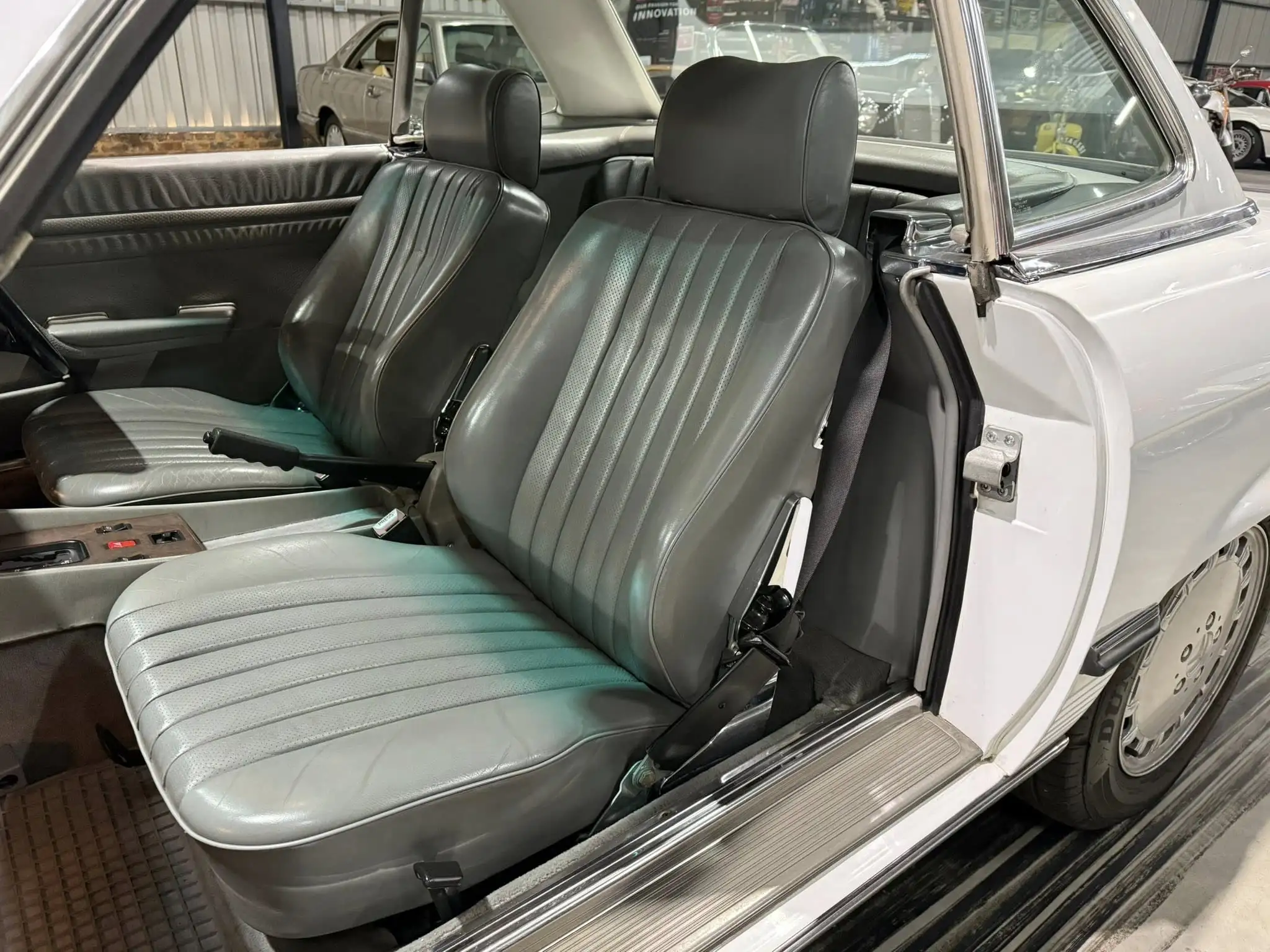 1989 Mercedes-Benz R107 500SL – Late Model Facelift